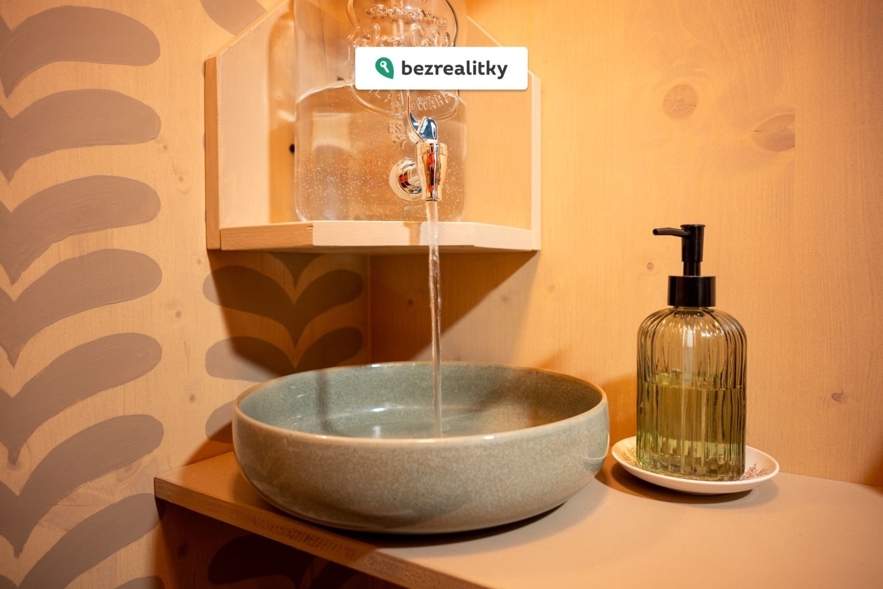 1775123514-rjrrgvoykh-nz8-9704-web