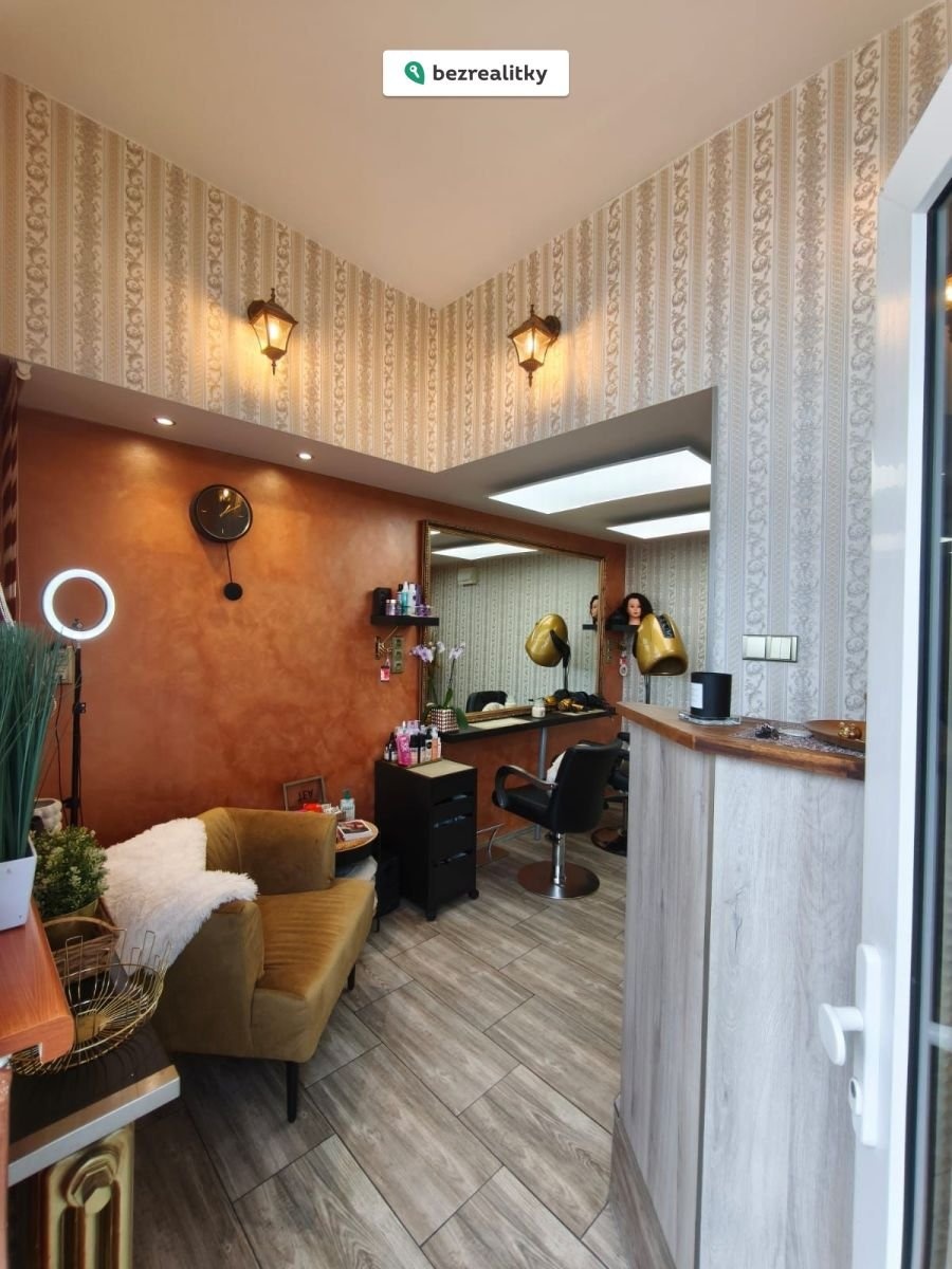 1764018716-rhrlpbyxkc-whatsapp-image-2025-11-24-at