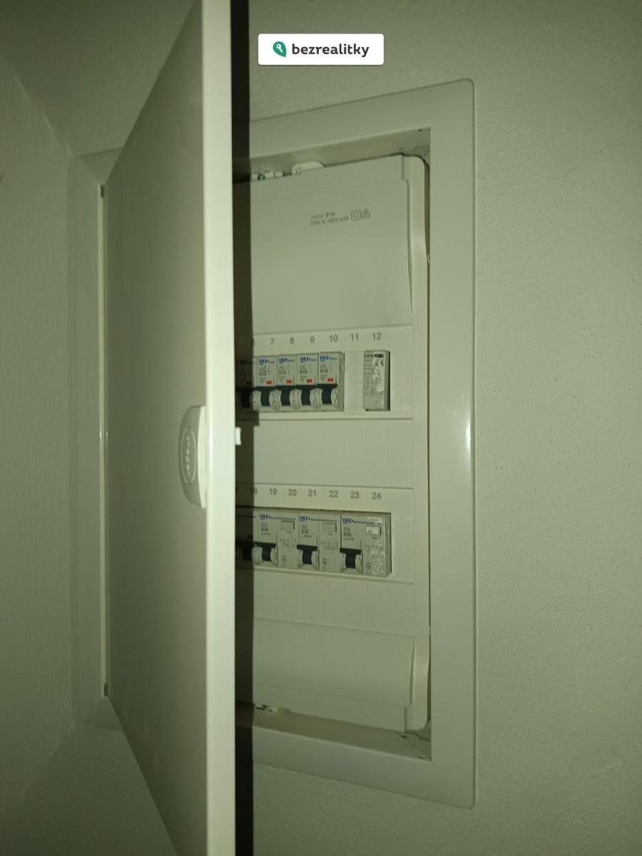 1764694405-stddpjpyby-img-20251202-153519