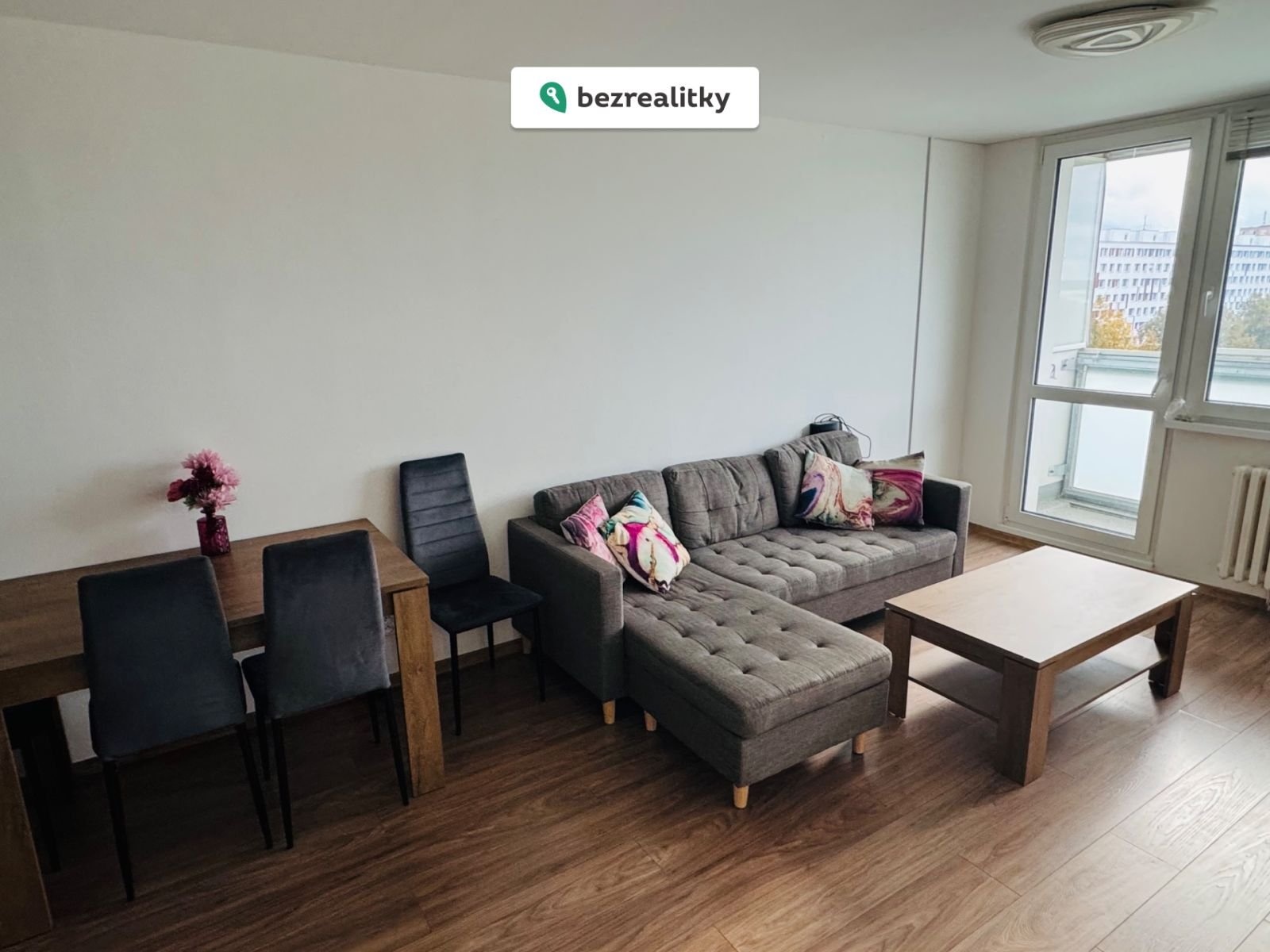 1763141179-oxjmvnbanh-img-2348