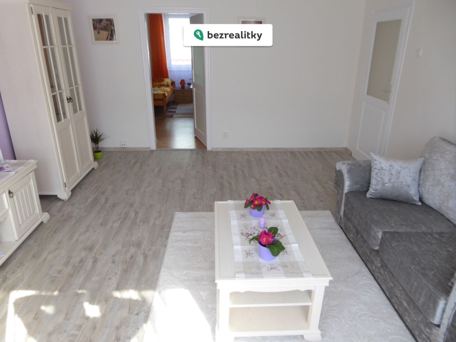 1764277544-ofpyxohtfj-p1310205