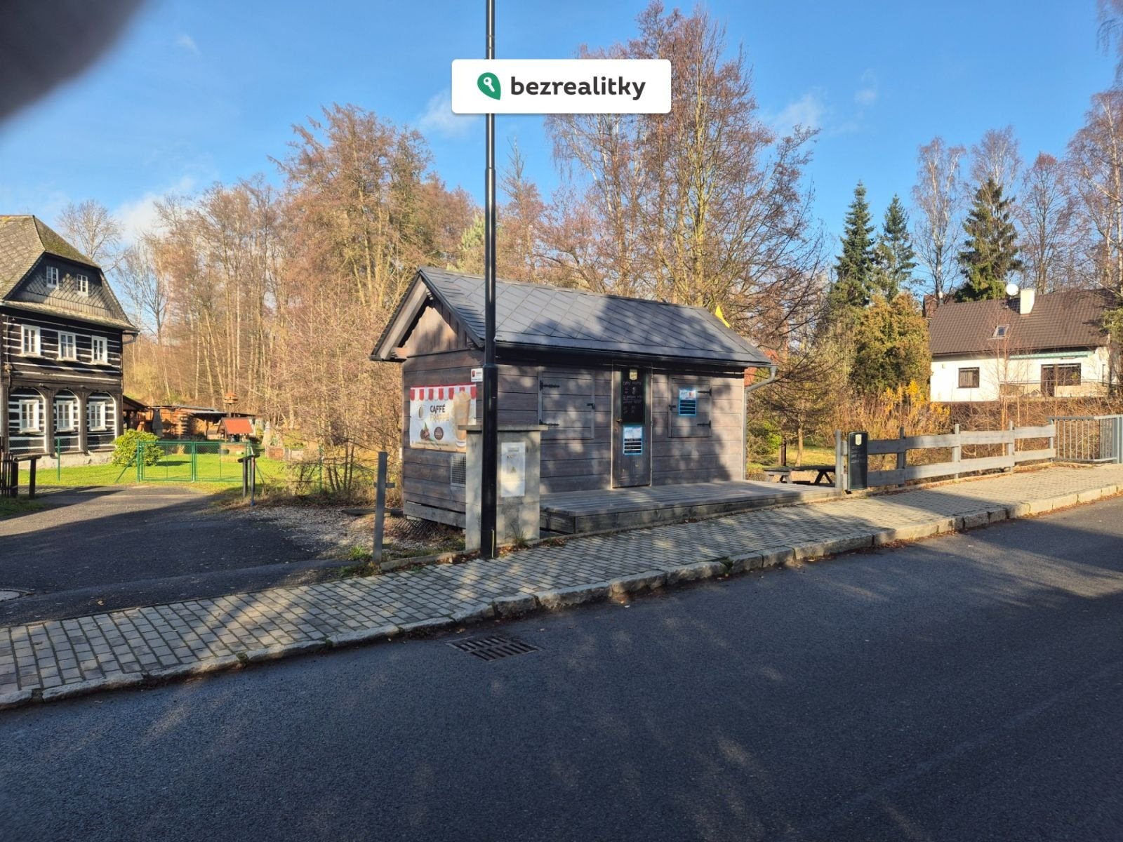 1764239803-qcszubsnth-1000017992