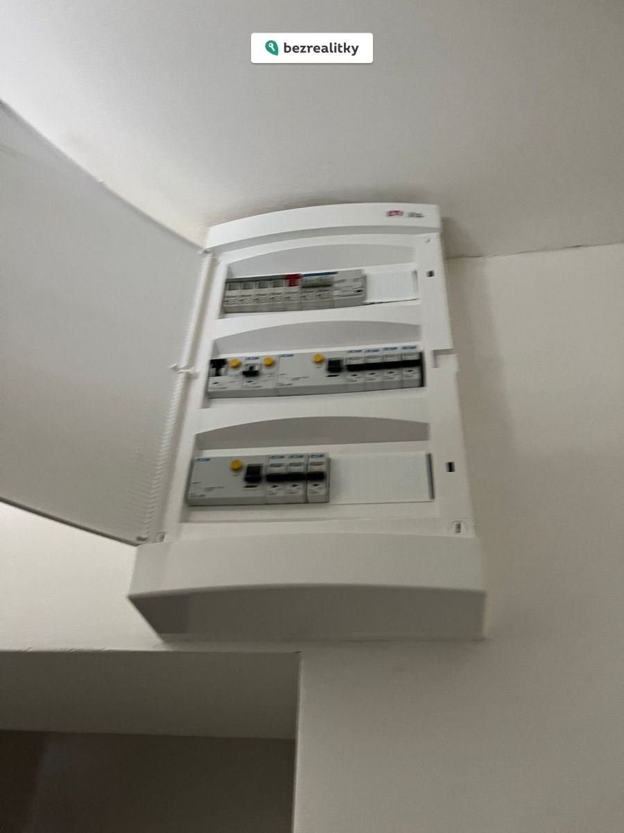 1772712060-zmzlbaiinf-e9fe3780-bde0-4423-b9c3-5bdbb8e3b3de