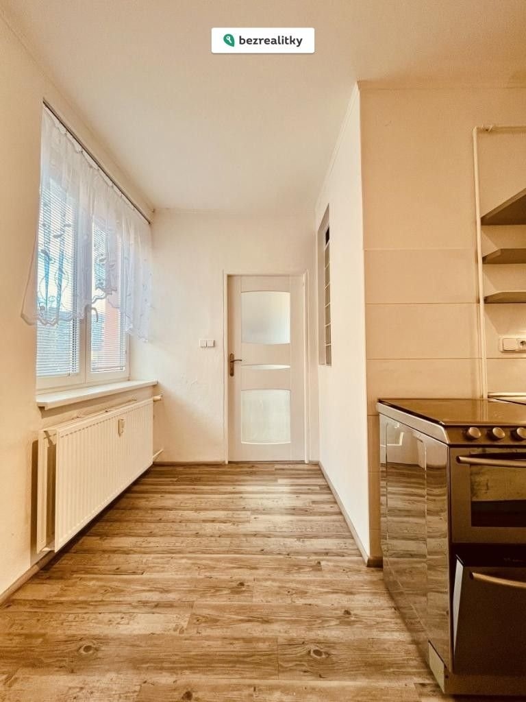 1768320814-yrzaodzgns-chodba-z-kuchyn-c4-9b