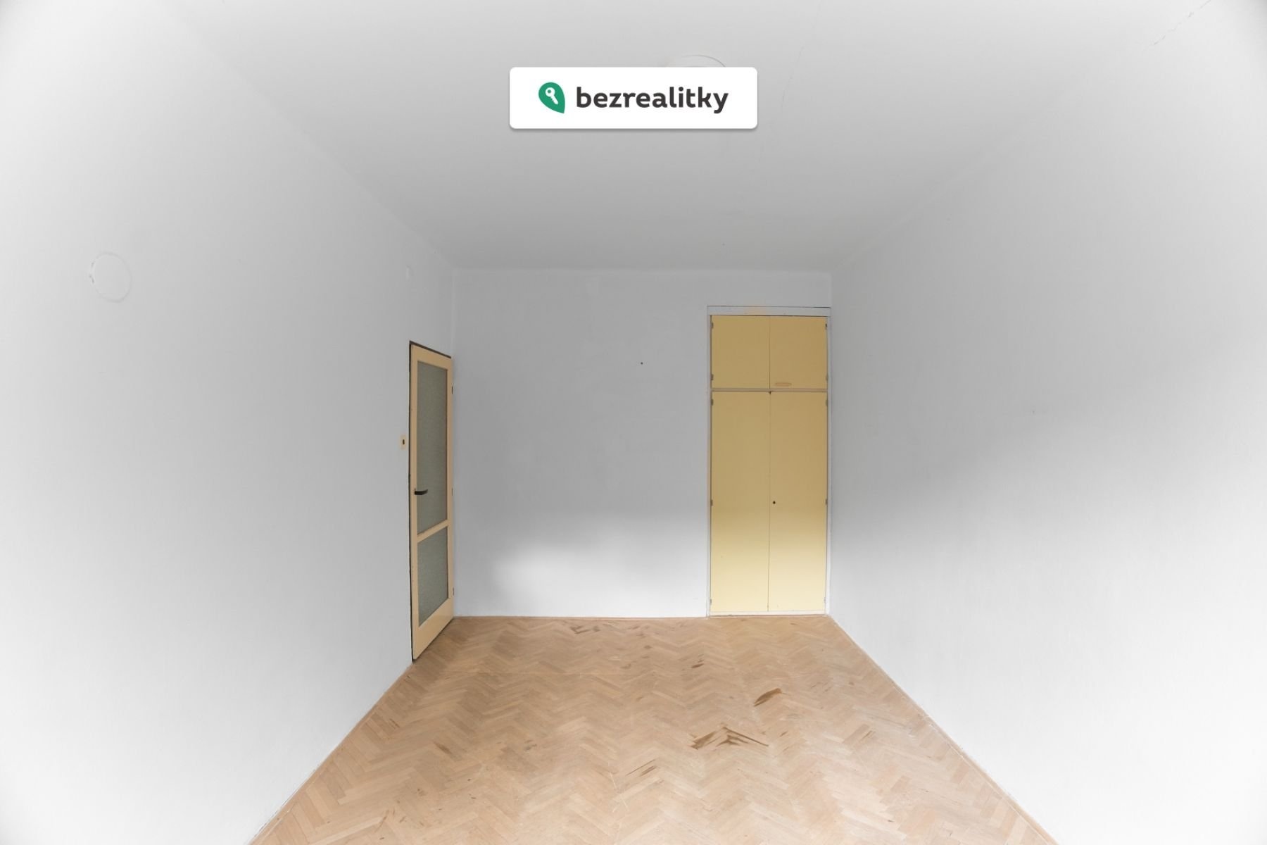 1775411350-ibugnimhjk-smetanova3