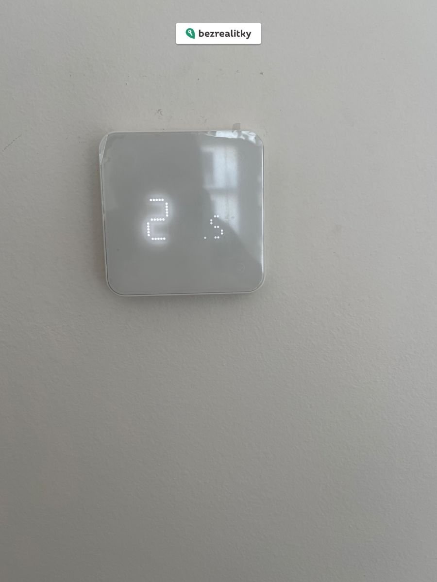 1774797041-mujbbixbny-img-5325