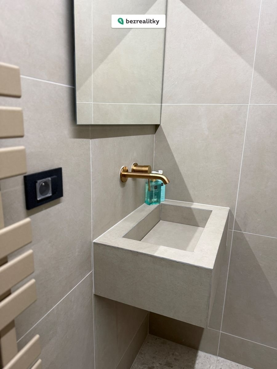 1774202979-qybsjbersa-img-4301