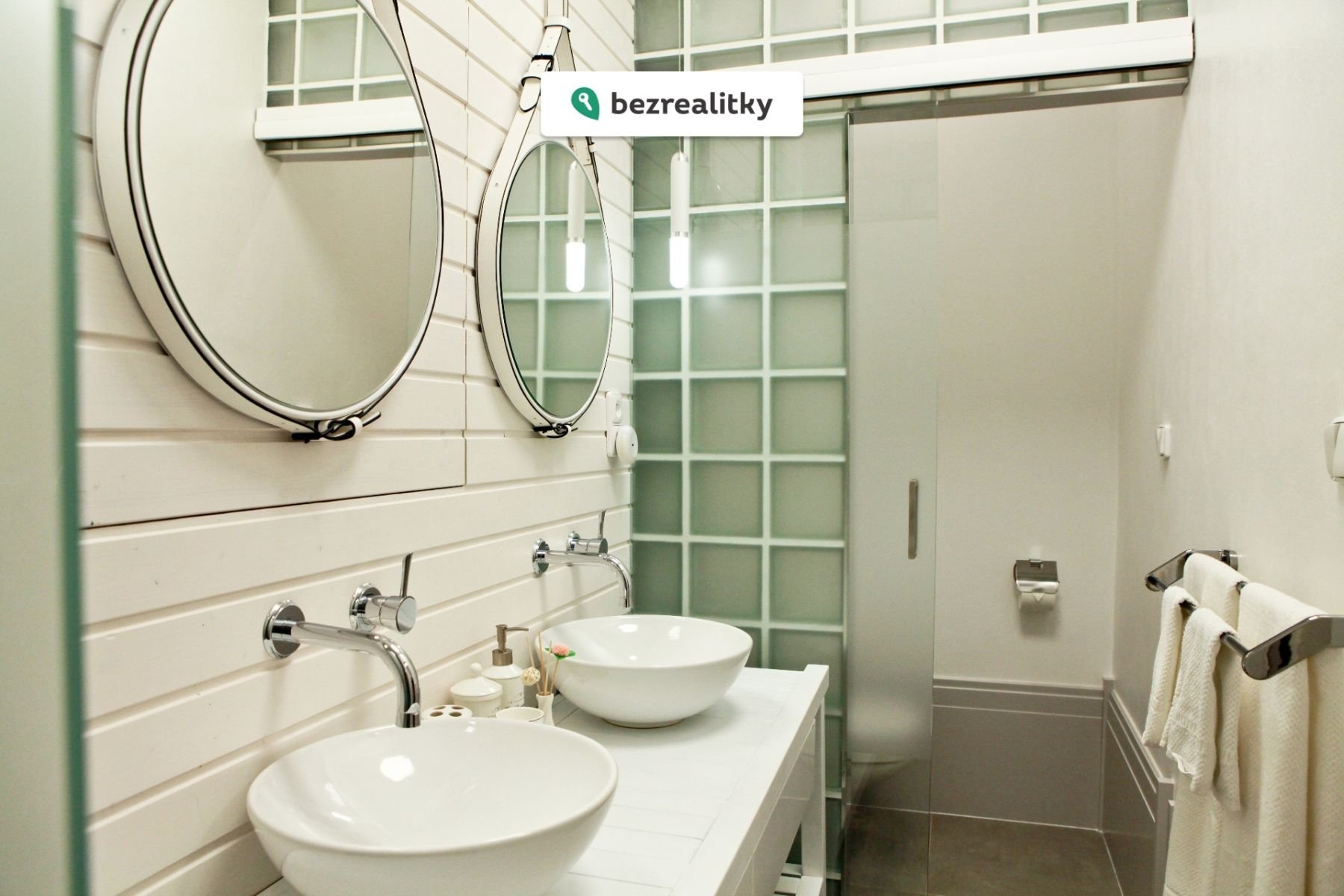 1767949655-zeuhnddfyu-garden-studio-2017-5