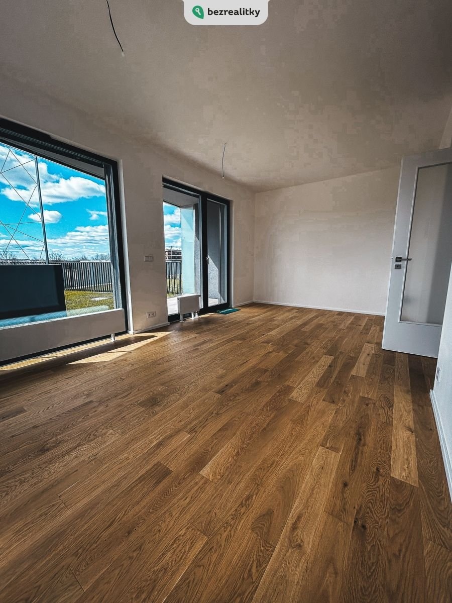1749024300-vwlyrthofp-img-2417