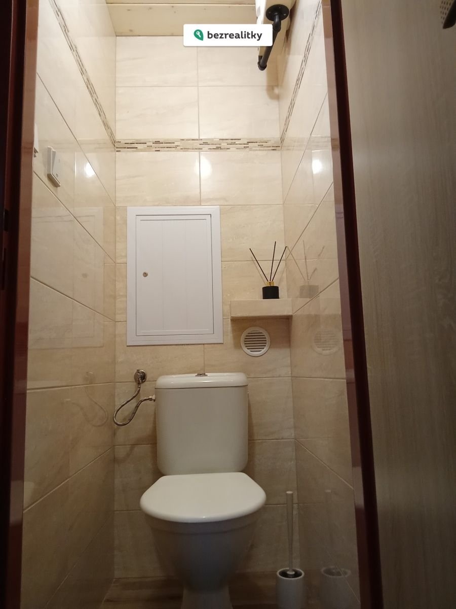 1764617718-upvgrbynvg-1000019612