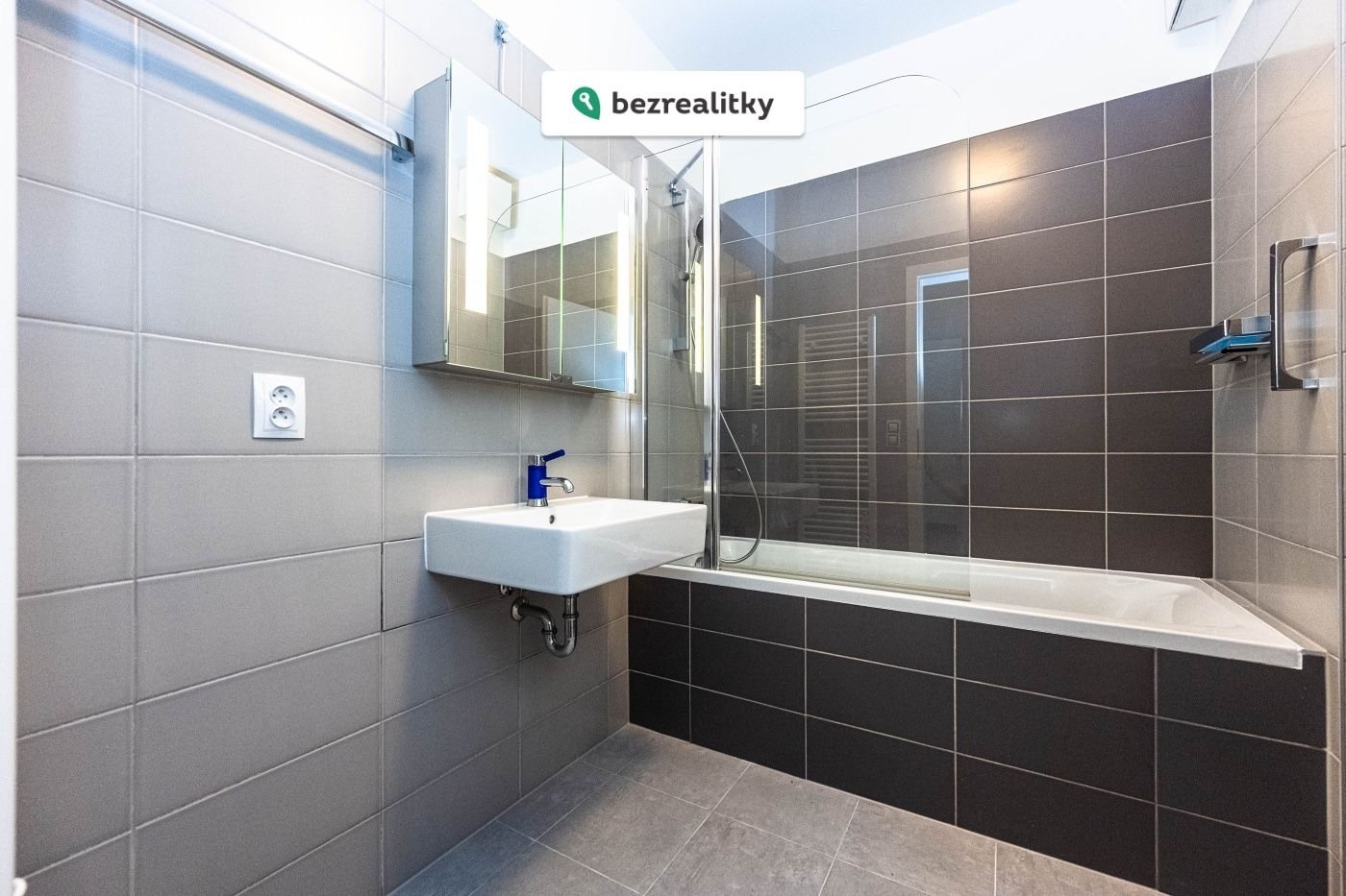 1774015749-atcwtaikfy-mh7-9485