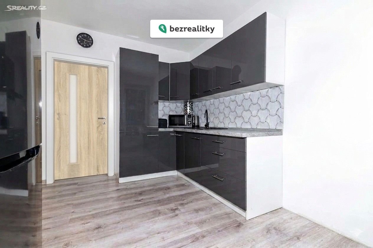 1774981605-mxefwppunc-img-3165