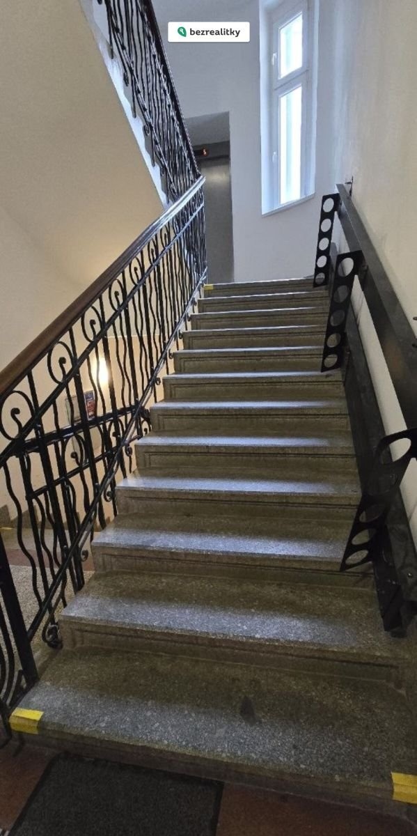 1773079213-xtgqkrspwj-e2-84-965