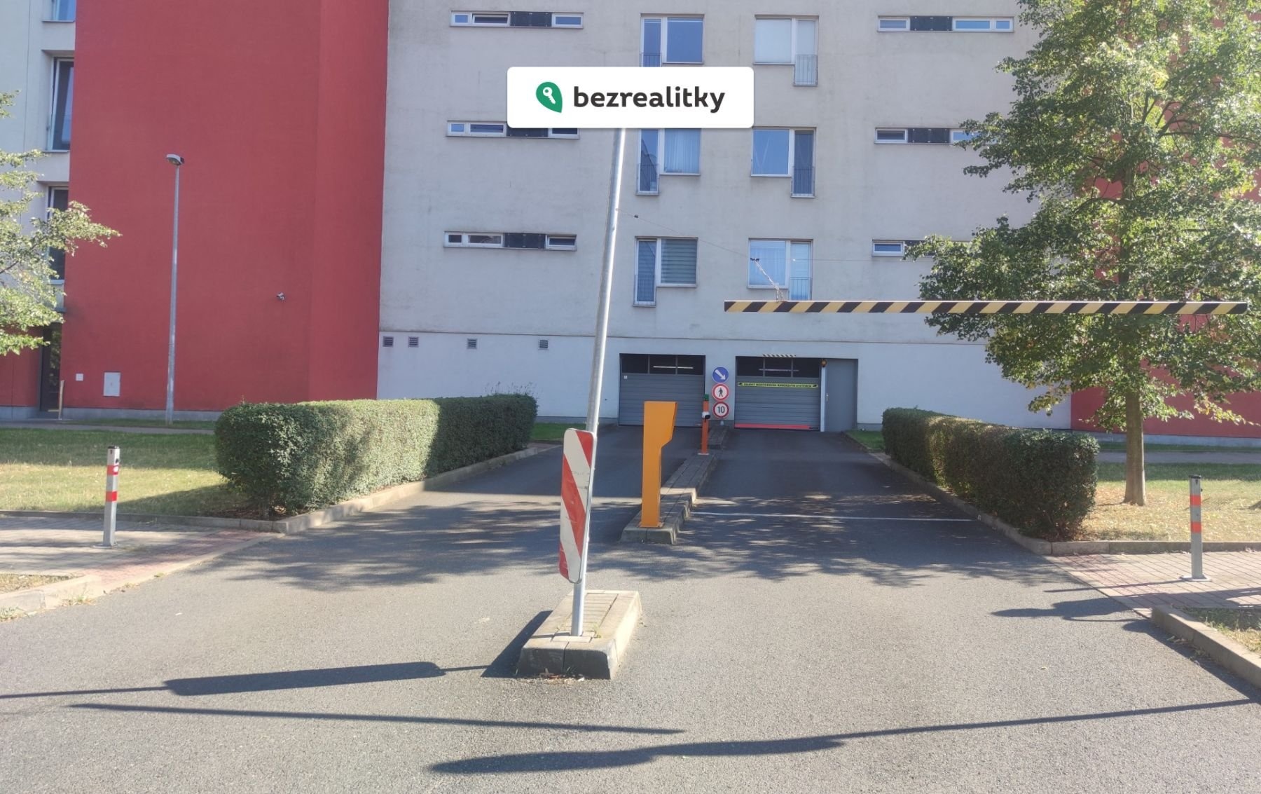 1775051707-esclksfhvv-14-vjezd-do-gar-c3-a1-c5-bee