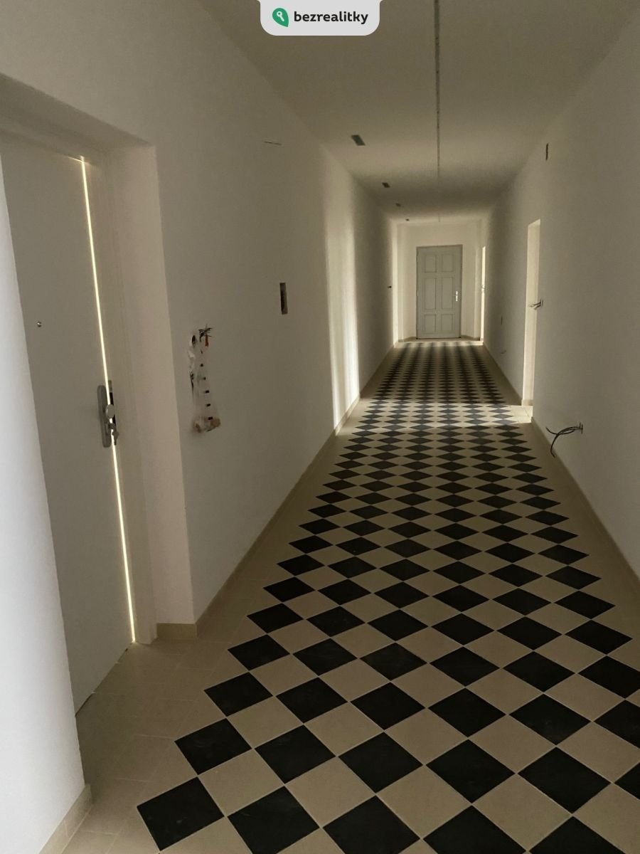 1744401670-wbnlbgsgdo-img-2716