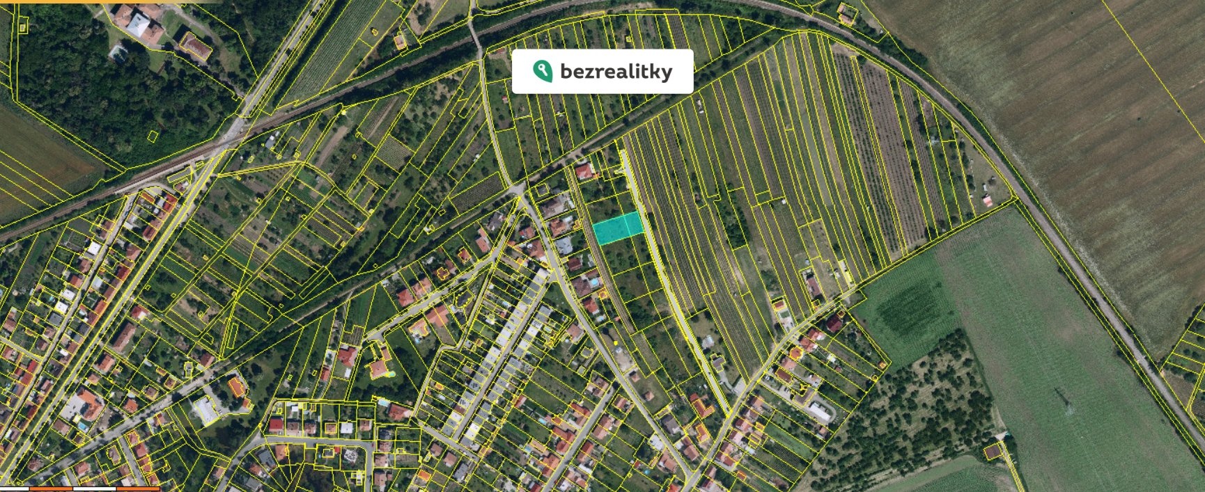 1755077074-qgexzirasn-kn