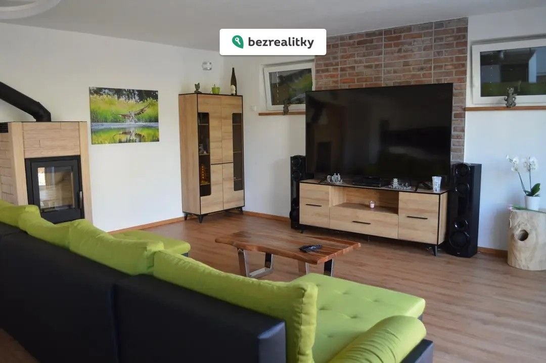 1755600289-xrgmktccwg-ob-c3-bdv-c3-a1k-s-kuchyn-c3-ad-1