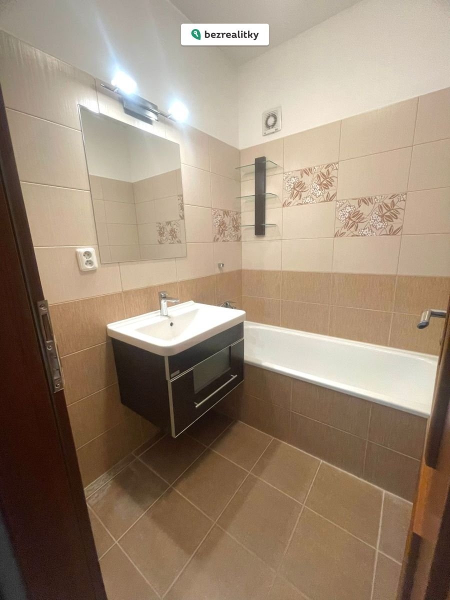 1761575927-pxyhtphqyh-img-20251027-wa0009