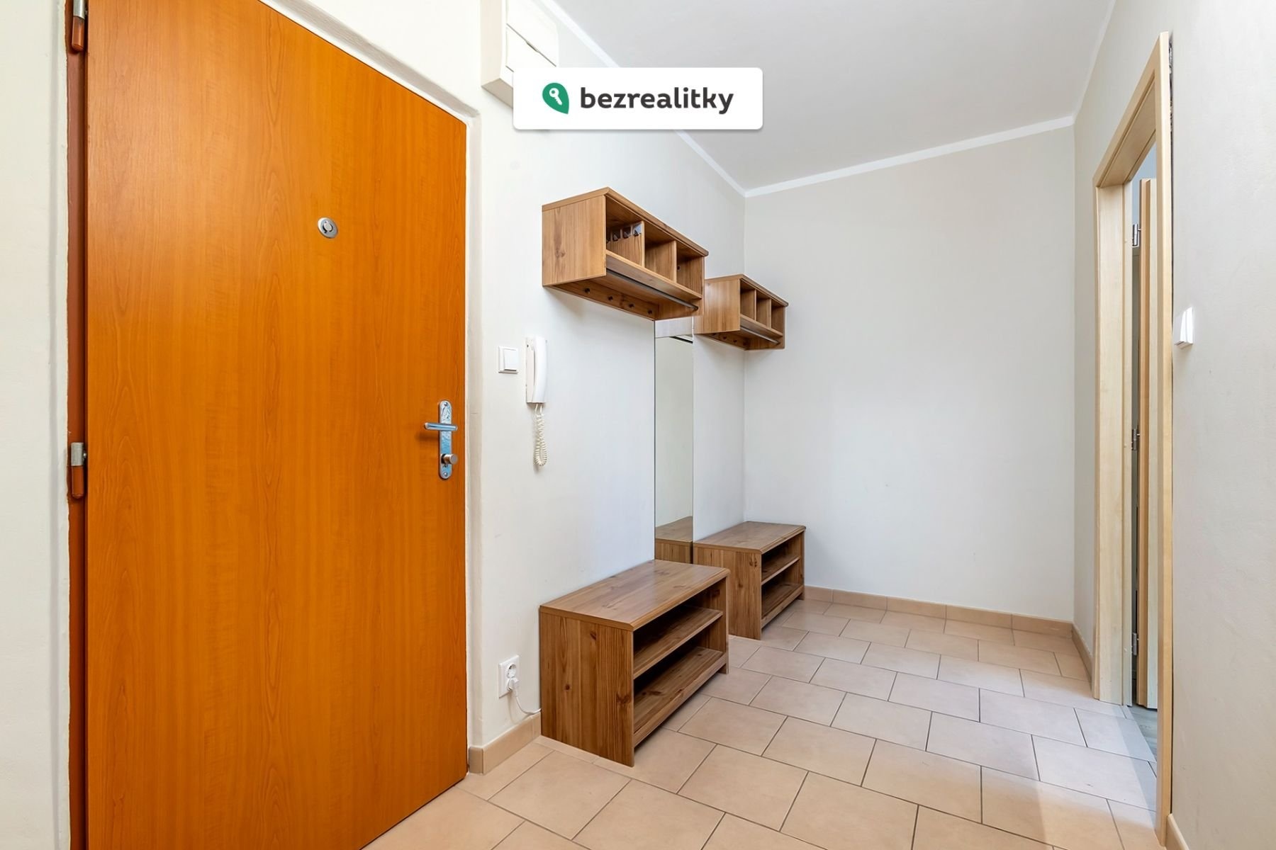 1772619139-guoabgviwi-chodba-vstup