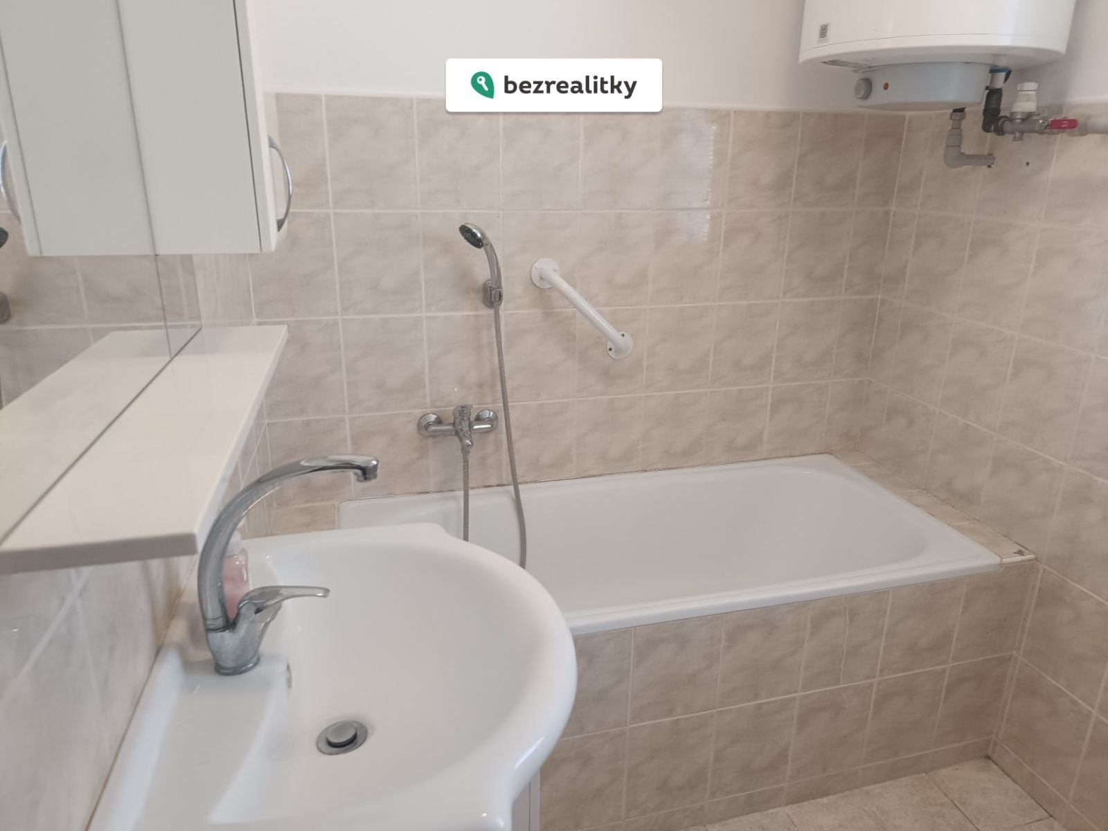 1773310716-qtoazgovma-img-20260227-100935