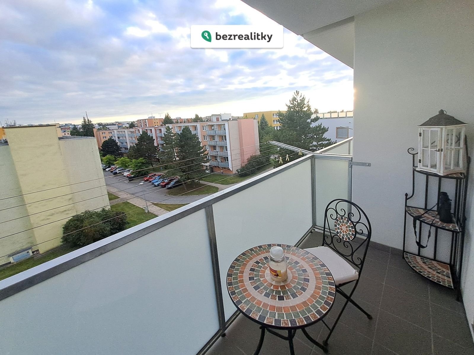 1759480997-juwjdsqbxq-balkon-2