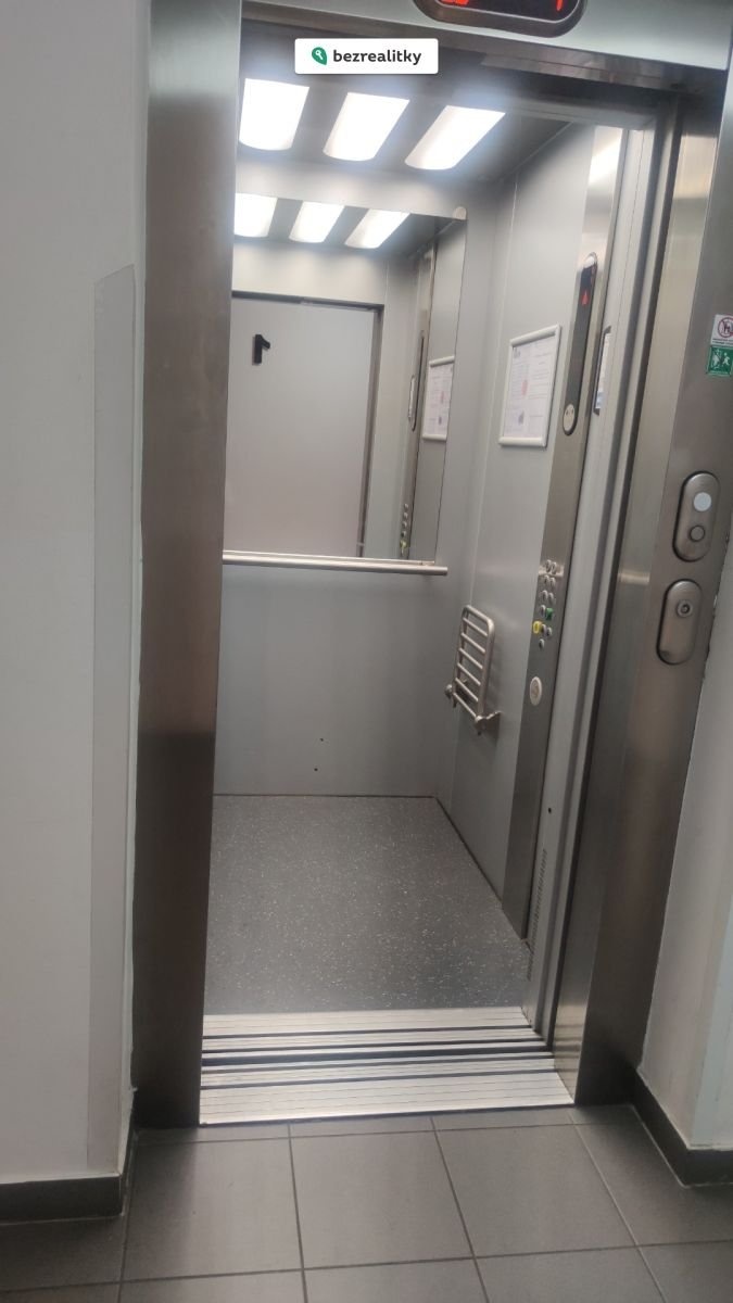 1775051707-ggqkfmuvbc-15-v-c3-bdtah