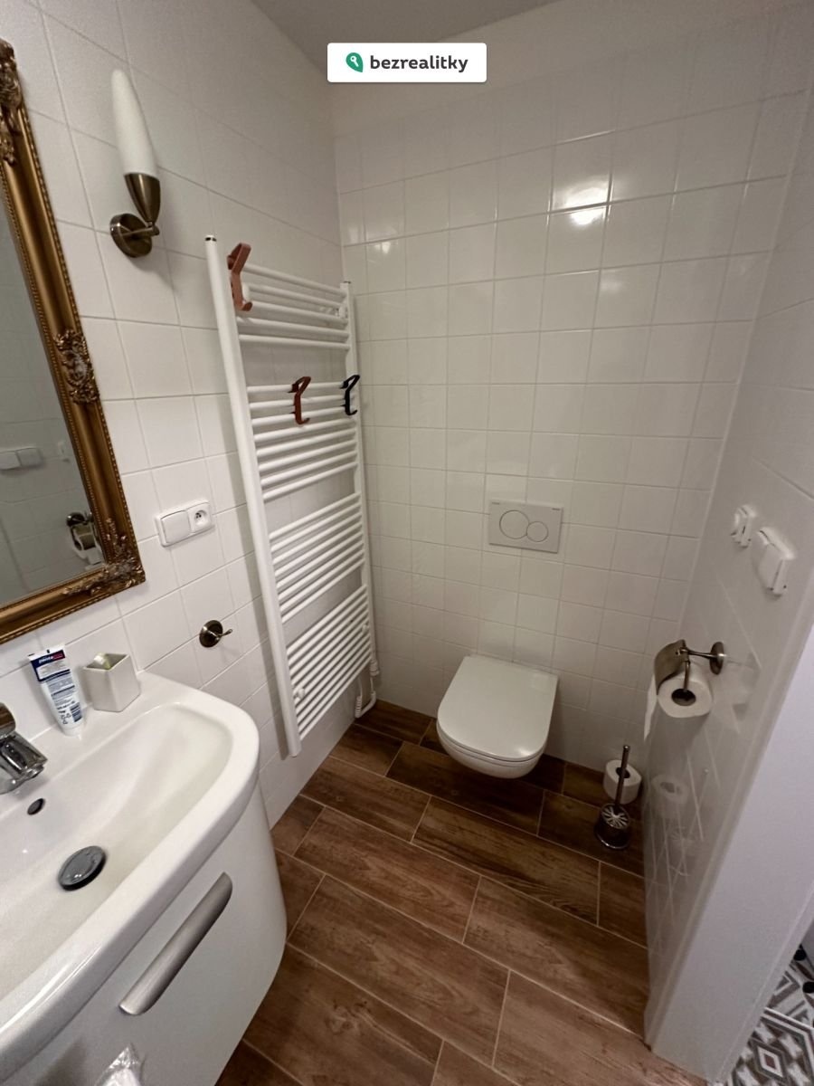 1764184282-kfmbxnubco-img-2508