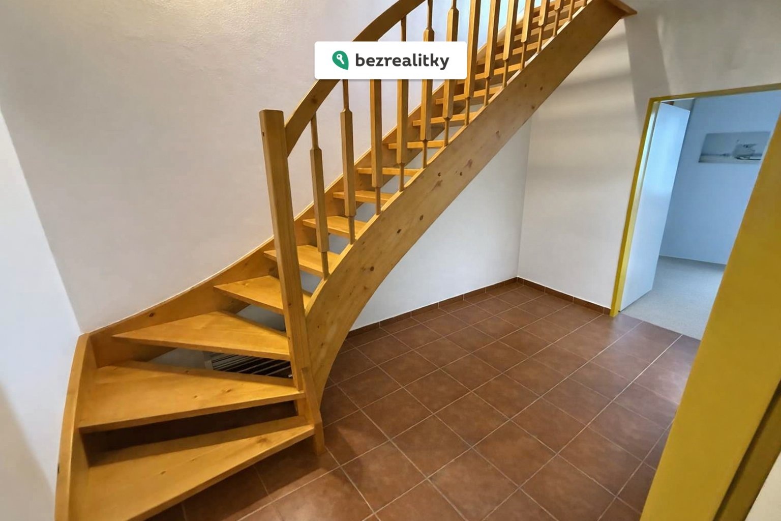 1774779149-putdctsgar-schody