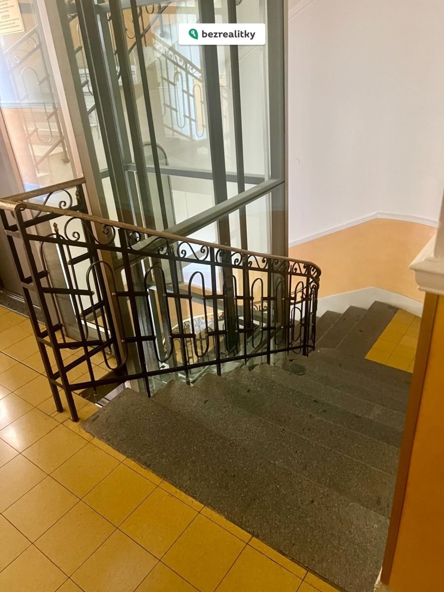 1760694771-rupszsfyer-25