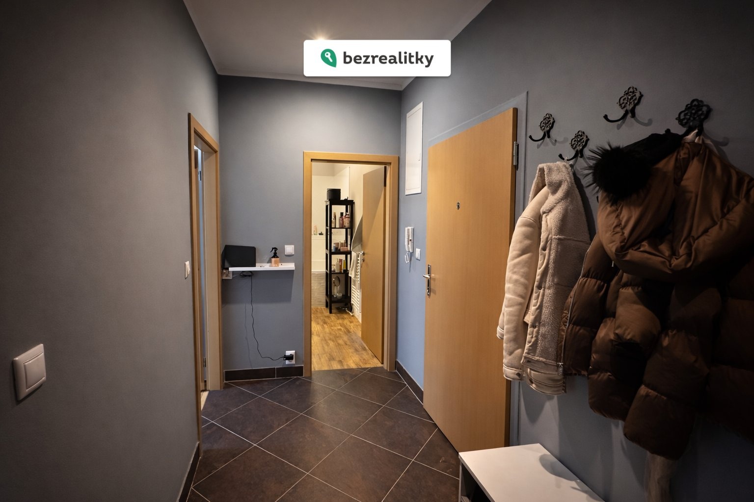 1772471500-doheojylxp-chodba