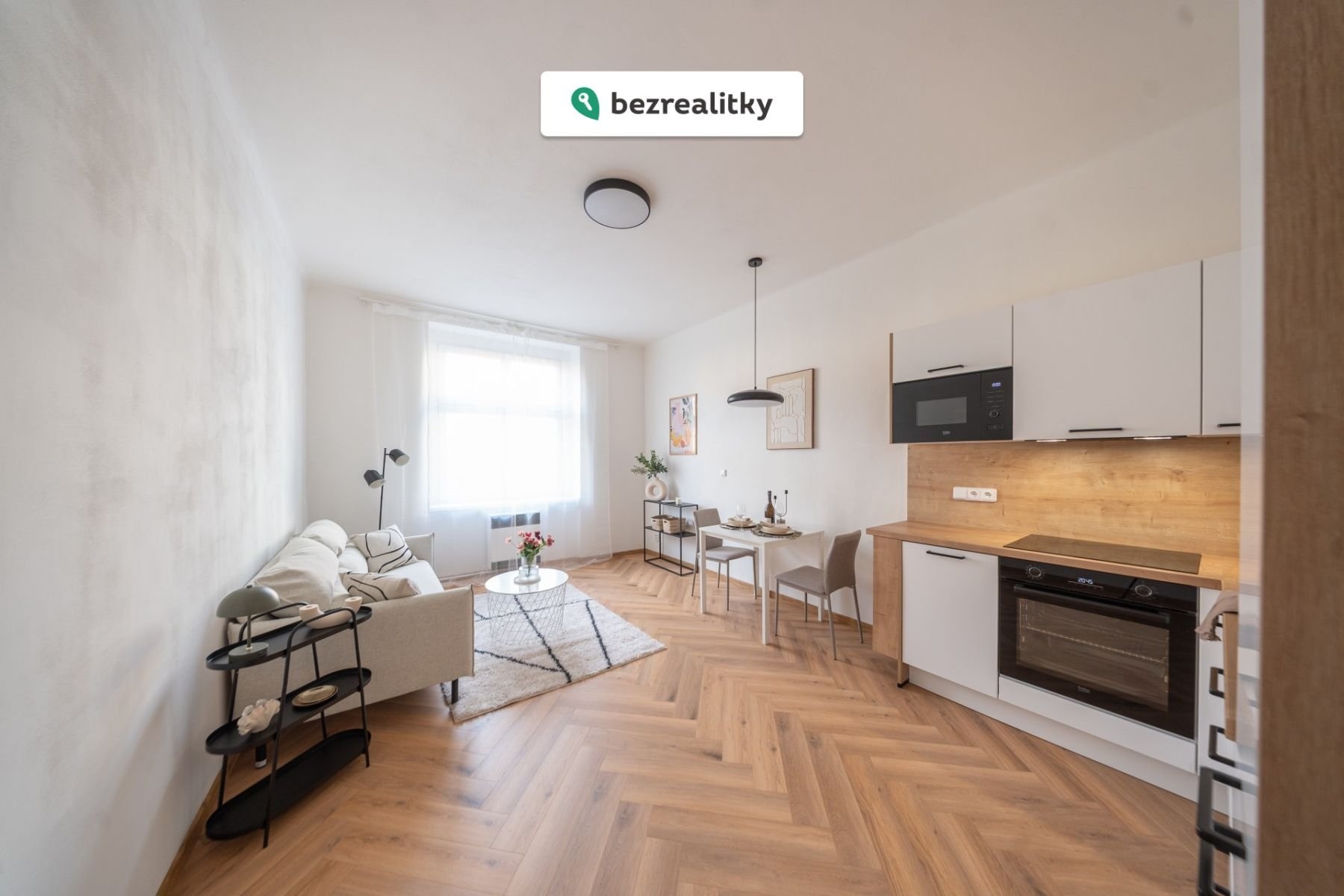 1772084667-veyhqbofjv-5-obyvak-s-kuchyni