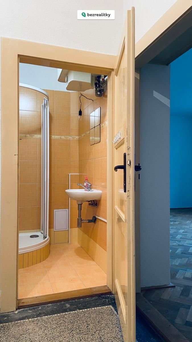 1762855756-vkzrboeacr-img-9463