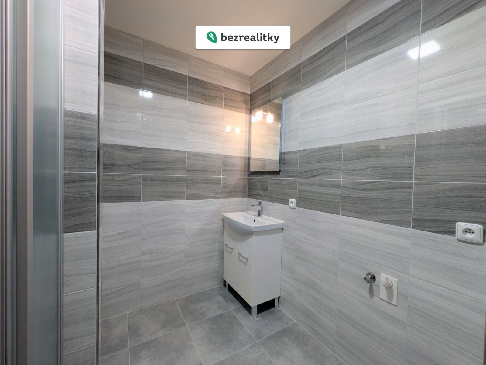 1771699588-htytgzpkcc-pxl-20251227-132301916-7e2