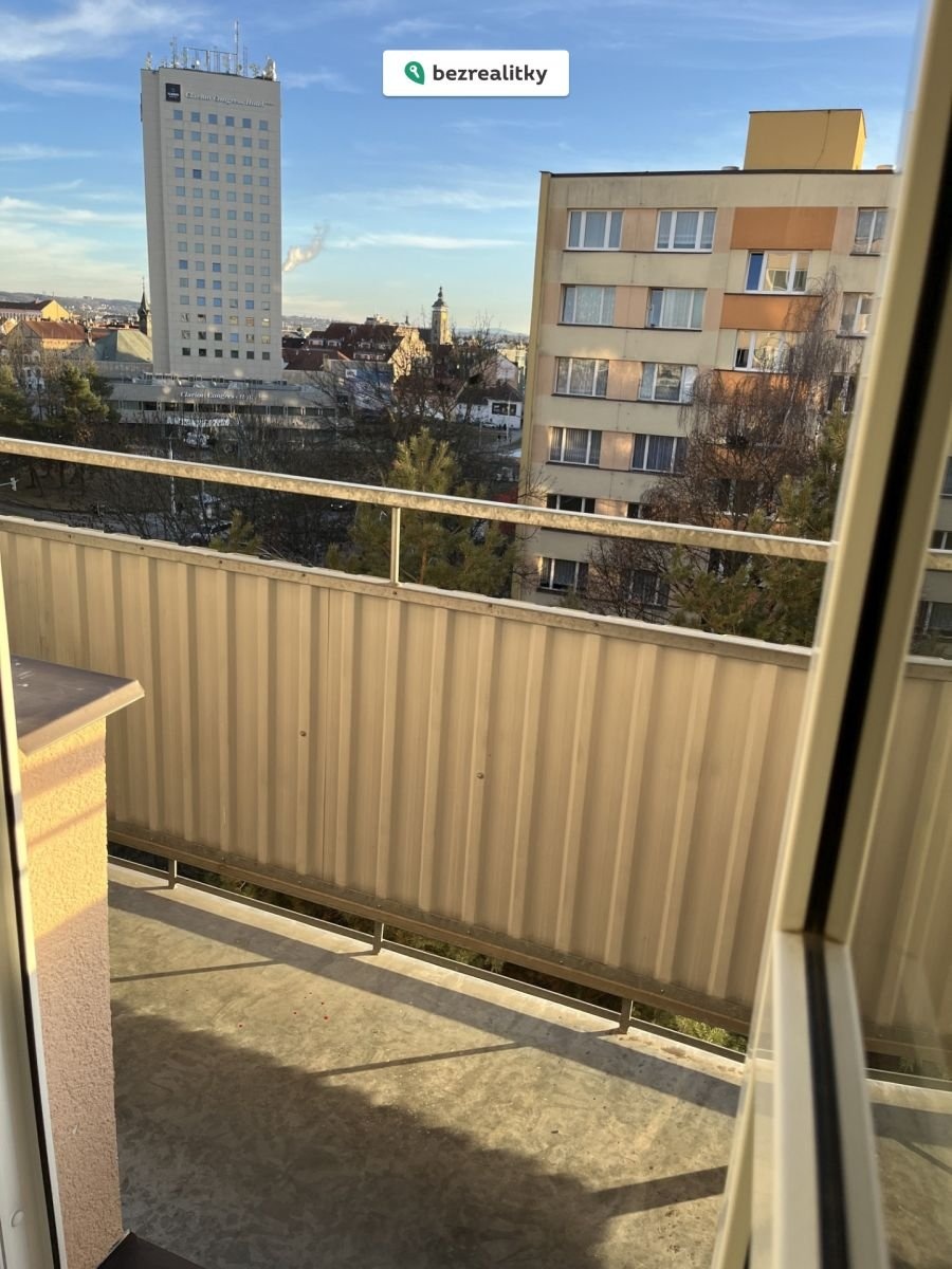 1789574457-zvjchiwayh-05-balkon