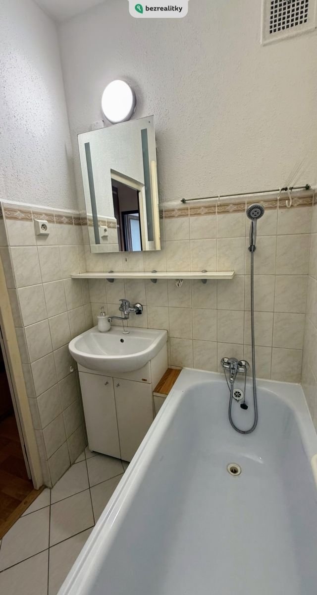 1746457909-frhjpauuns-img-8071