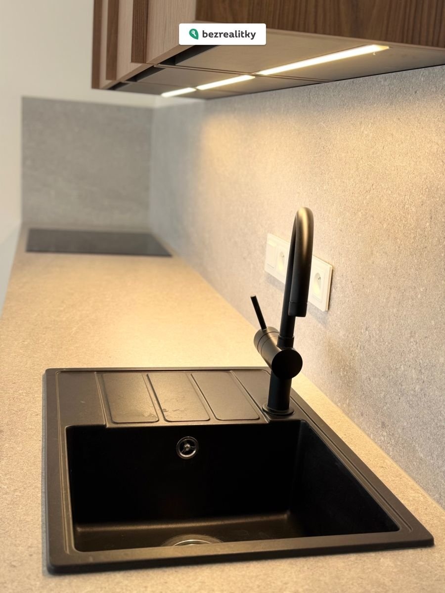 1776176159-qzsbbpixxi-byt-3kk-hartigova-kuchyne