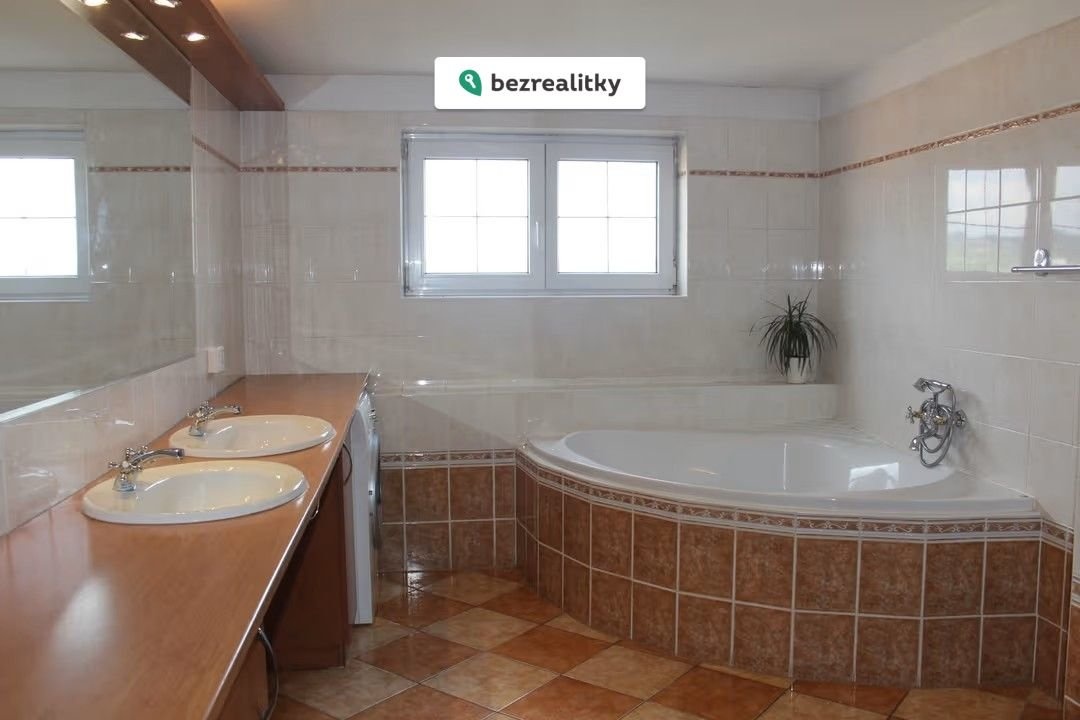 1772821118-oldoxqaxnv-koupelna