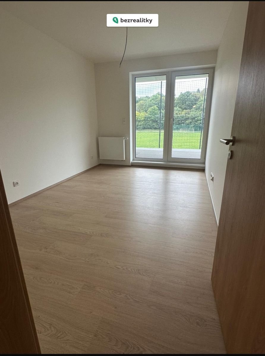 1760556300-xxxjepenfk-img-0467