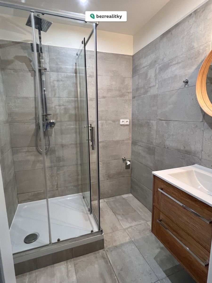 1763209098-bazejdvpcq-tempimagel8fmyd