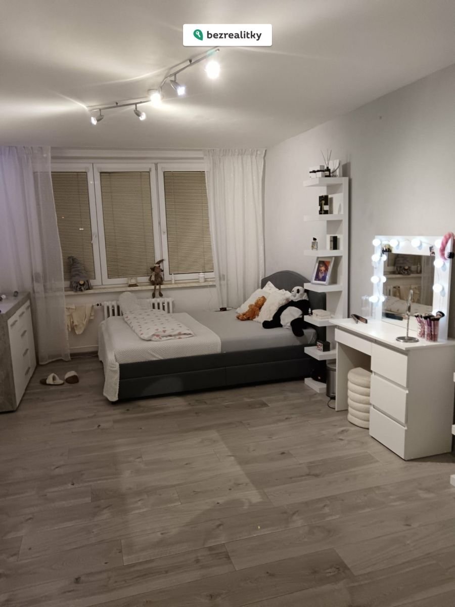 1765104684-zgsnwtdqrc-foto1