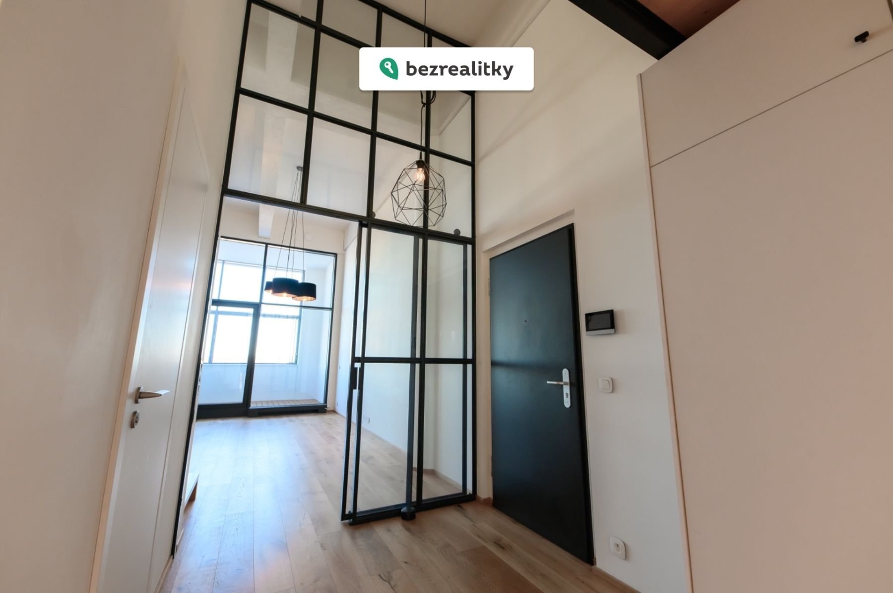 1768856042-heofaiayrf-x-chodba-3671