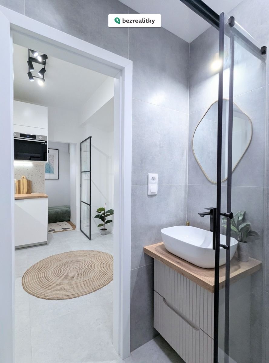 1764157083-scctrcqneo-1000188415