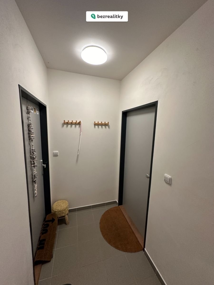 1764184325-dxcvcbtdom-img-2524