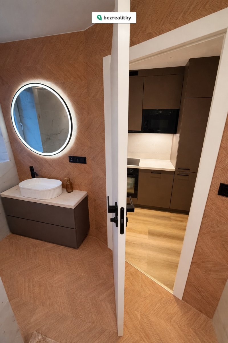 1775641384-qseqsyqhbf-770711e0-521d-48c6-99c8-ce85e77c5f27