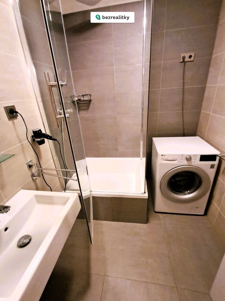 1763397429-rwycwefrqy-koupelna1