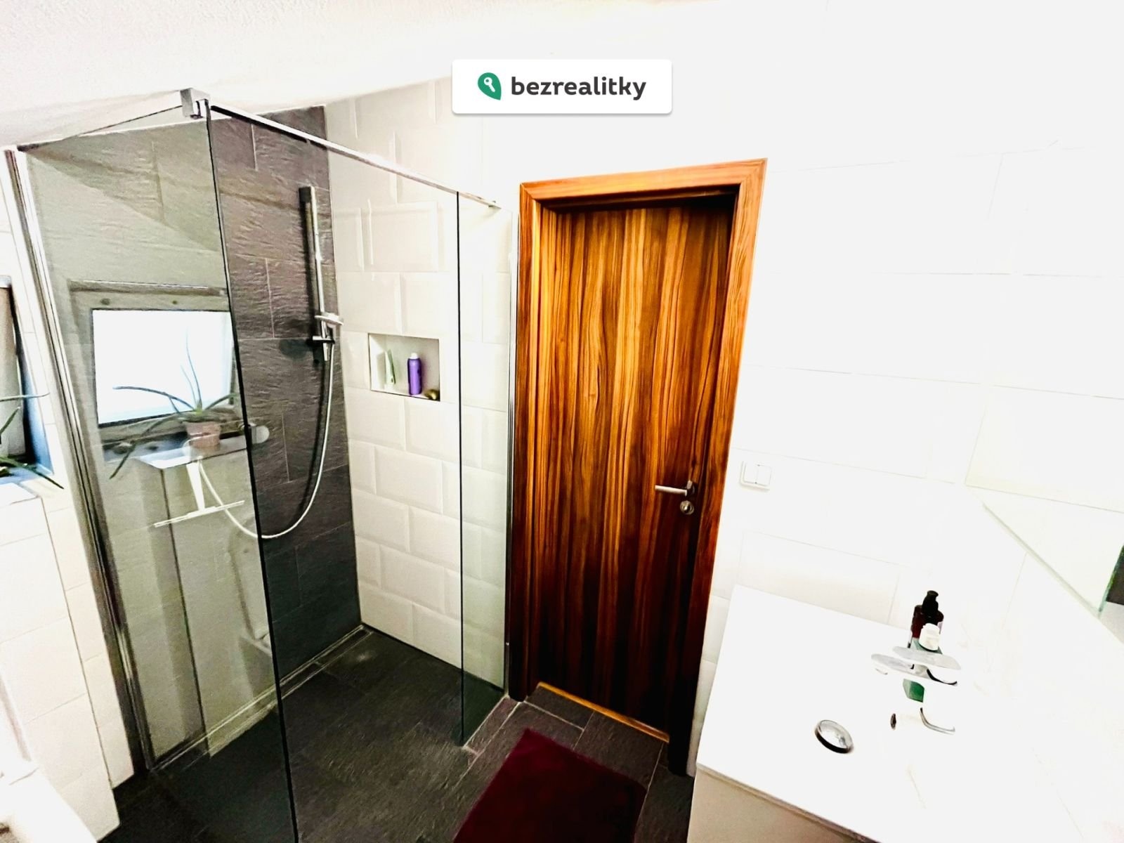 1762803667-ysntqmzfey-img-2201