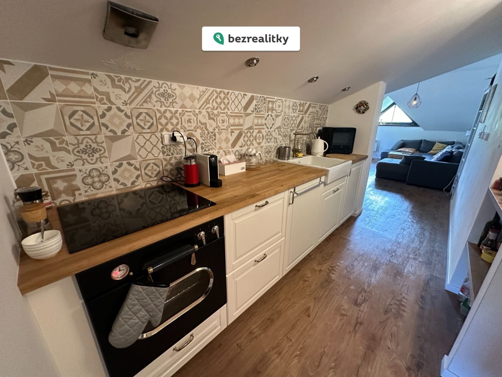 1764184204-lqnwndpmex-img-2488