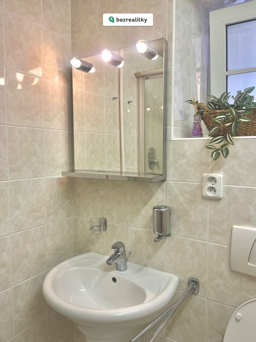 1755453860-nbccfdezrk-img-2702-2