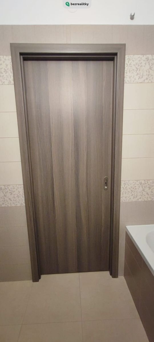 1748775827-twnqkbanac-1000085605