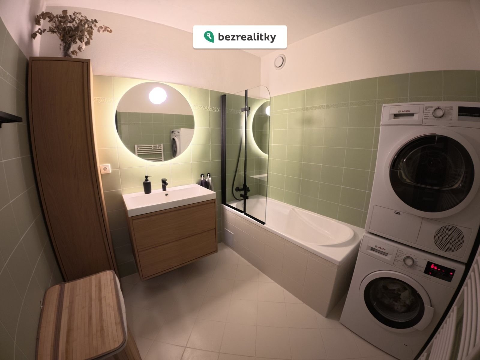1775490668-jhmejjtlsm-koupelna